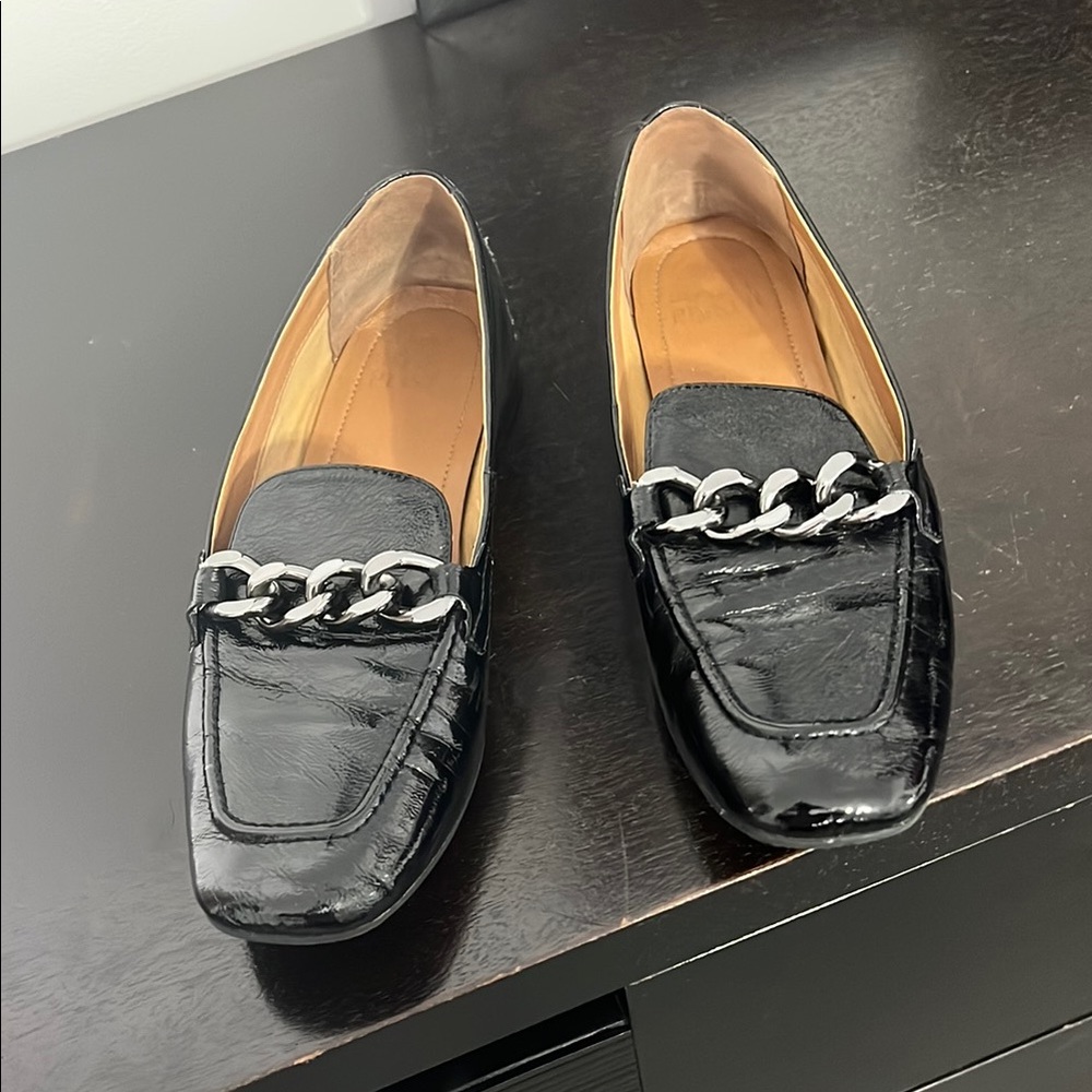 Donald Pliner  black loafers